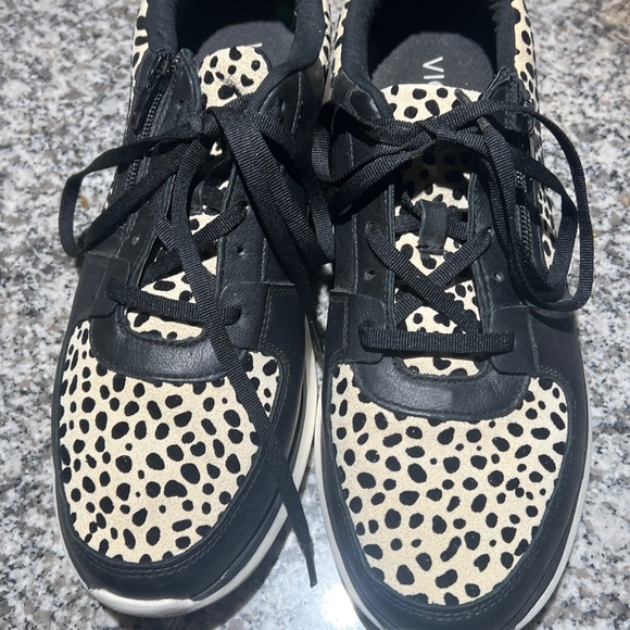 Vionic Remi Spot Animal Print Black cream Suede Leather Sneaker women’s Sz 10 - Picture 4 of 9
